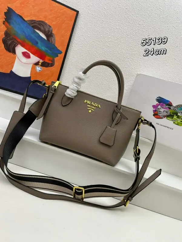 prada aaa qualite sac a main  pour femme s_117a127